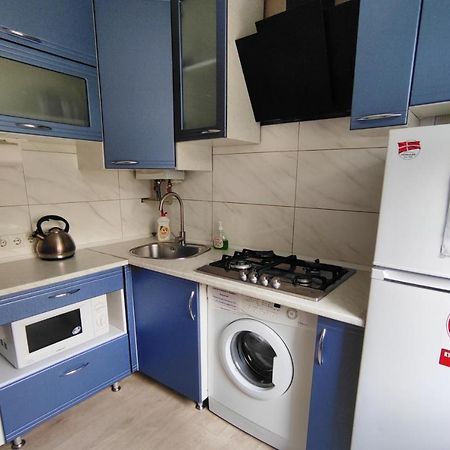Двухкомнатные Апартаменты Центр Mystetsʹka 3 Kr Apartments Kryvyj Rih Esterno foto