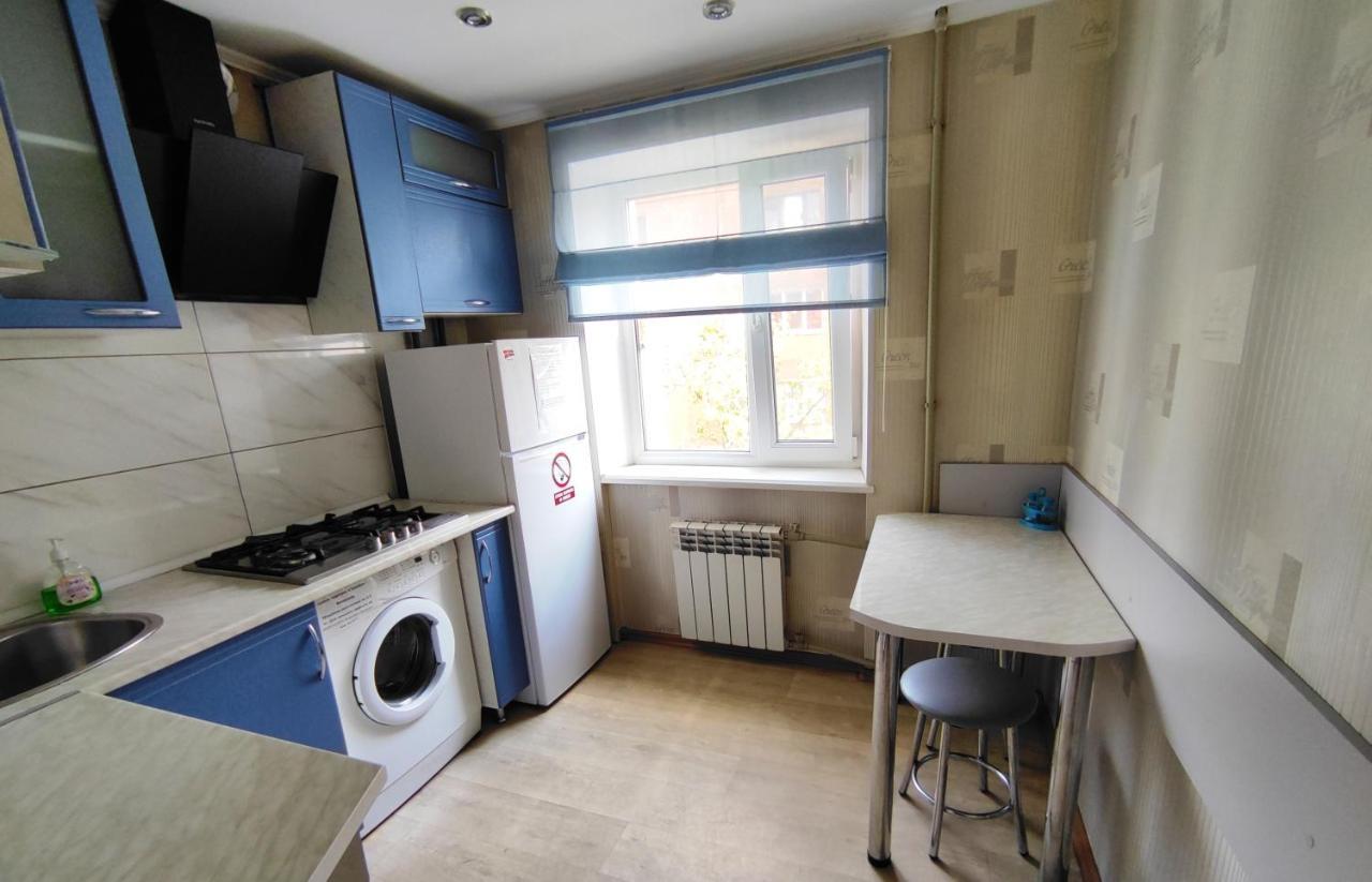 Двухкомнатные Апартаменты Центр Mystetsʹka 3 Kr Apartments Kryvyj Rih Esterno foto
