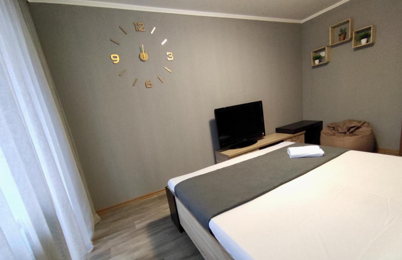 Двухкомнатные Апартаменты Центр Mystetsʹka 3 Kr Apartments Kryvyj Rih Esterno foto