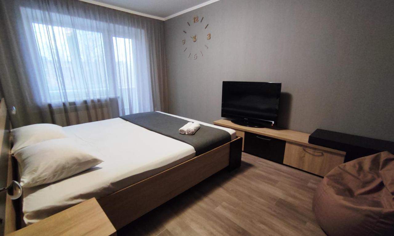 Двухкомнатные Апартаменты Центр Mystetsʹka 3 Kr Apartments Kryvyj Rih Esterno foto