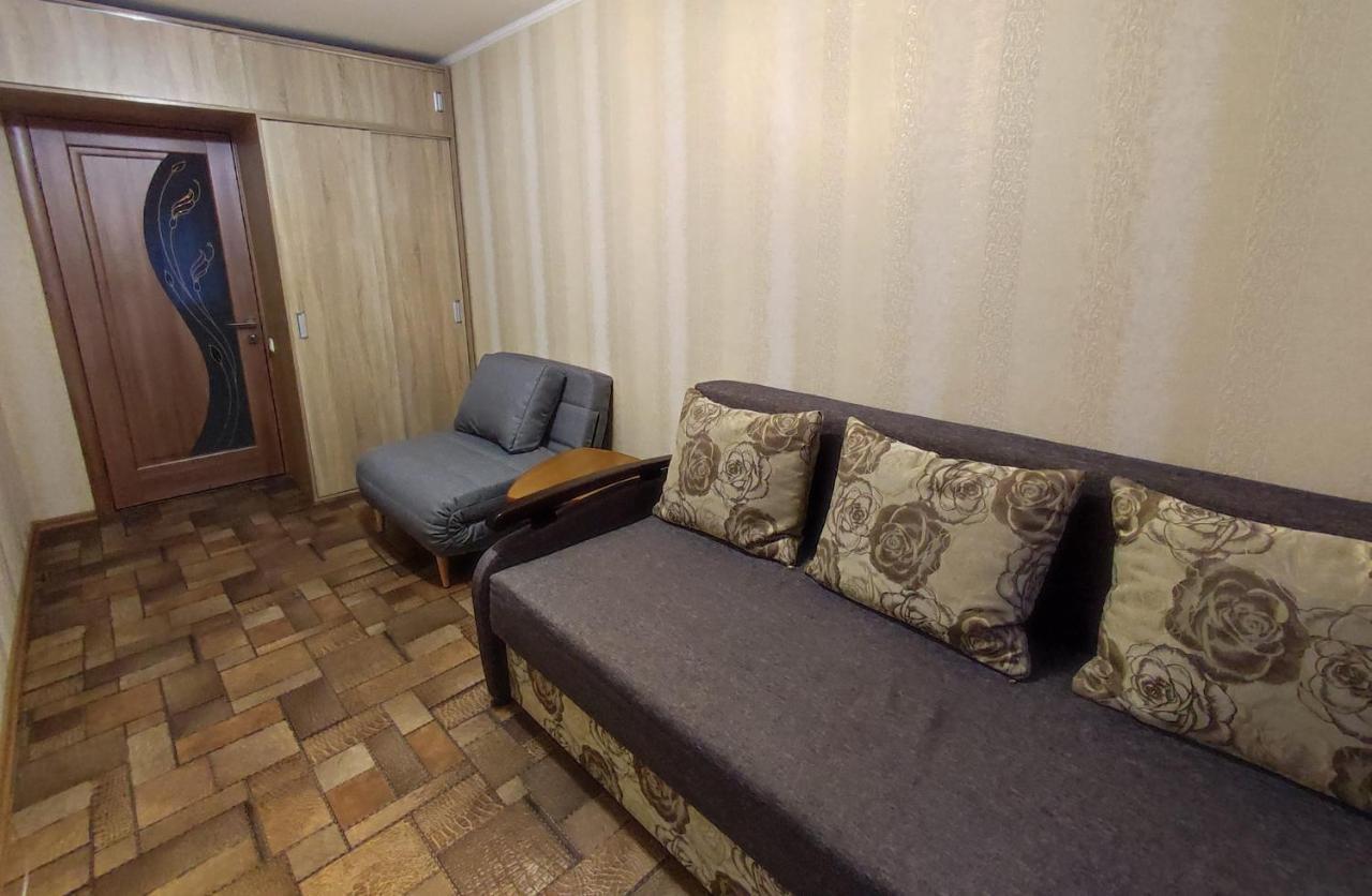 Двухкомнатные Апартаменты Центр Mystetsʹka 3 Kr Apartments Kryvyj Rih Esterno foto