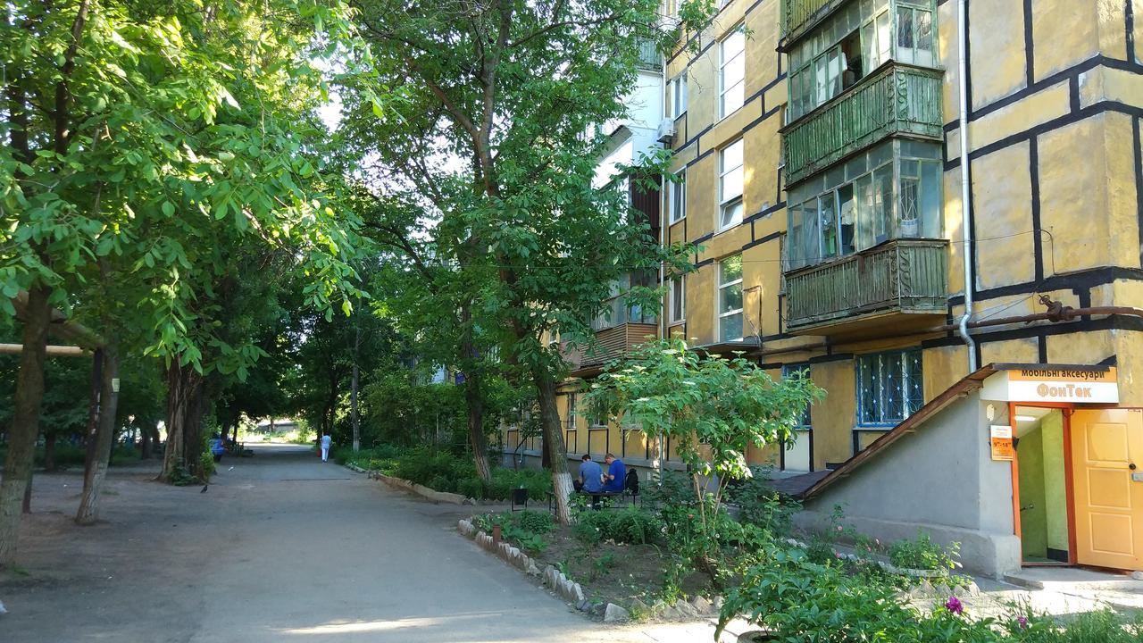 Двухкомнатные Апартаменты Центр Mystetsʹka 3 Kr Apartments Kryvyj Rih Esterno foto